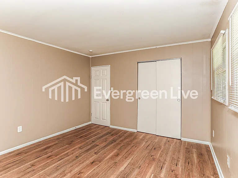 9622 Sacramento St — Photo 8