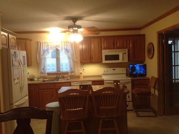 5th image of 2515 Pembrooke Dr