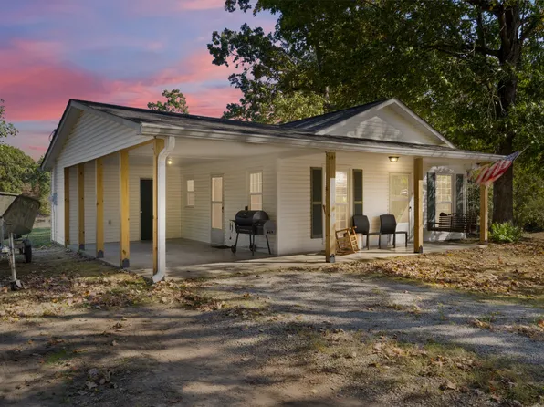 135 Brooks Ln, Erin, TN 37061