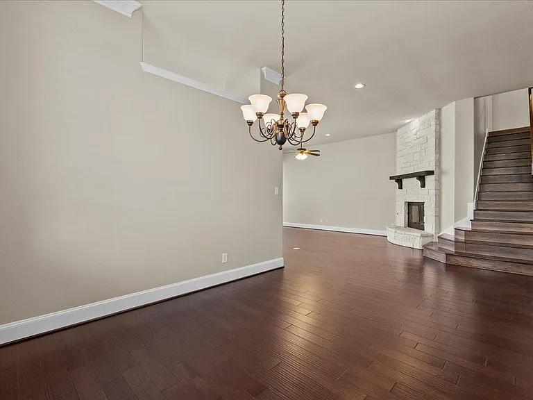 1117 Hancock Springs Ln — Photo 6