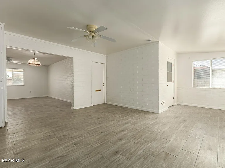 11014 W Cheryl Dr — Photo 10