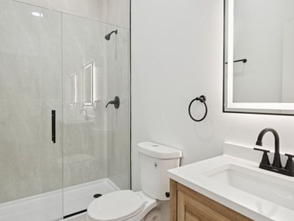 5th image of 1052 N Central Park Ave #1