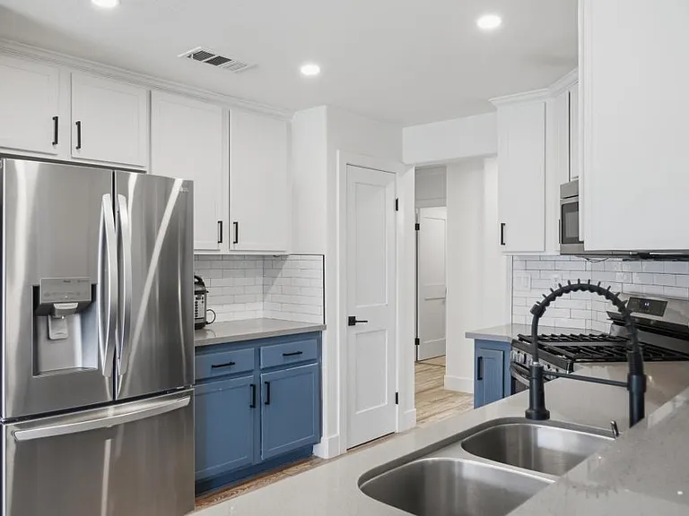 23856 Silver Summit Ct — Photo 14