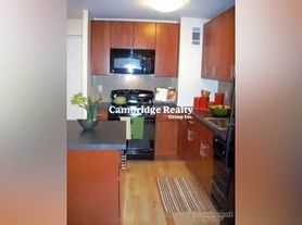 1054 Camelot Ct