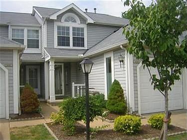1st image of 1200 Pinecrest Pl #4-B