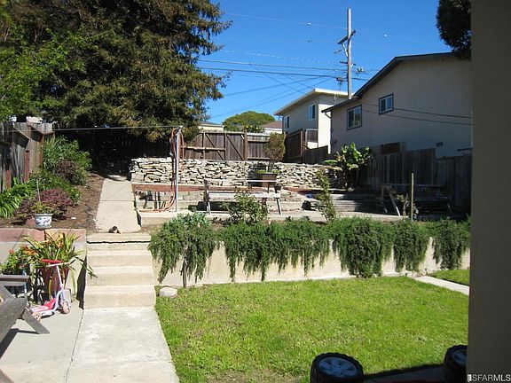 4th image of 826 Baden Ave