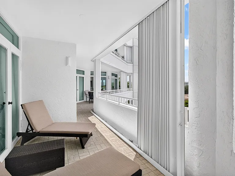 300 SE 5th Ave #6160 — Photo 59