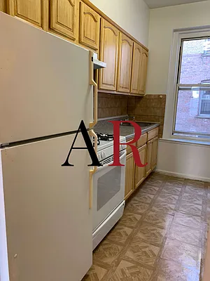 Rented by Lev Mavashev, LREB | media 11