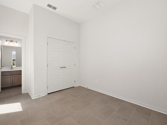 4th image of 1532 Silos Ave