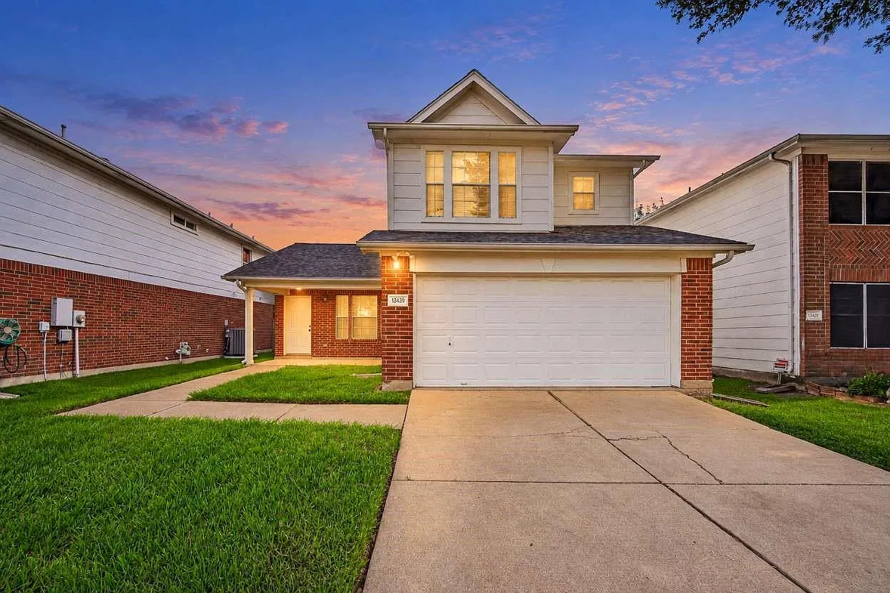 3 bed, 2.5 bath, 1620 sqft, $2,000 — Photo 2
