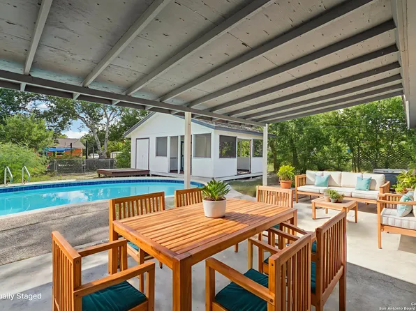 913 Zwicke, Seguin, TX 78155