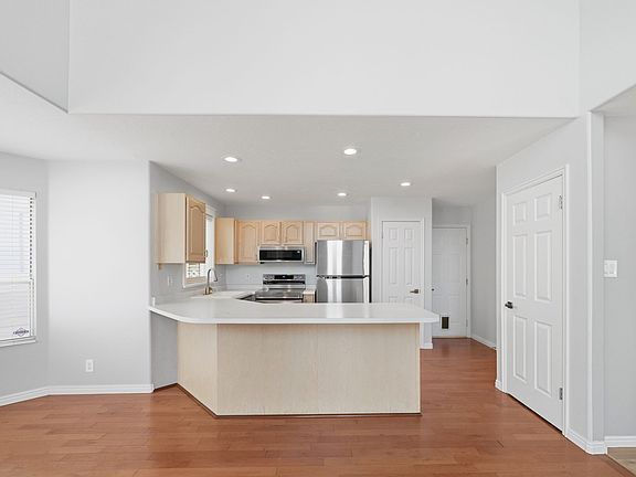 5th image of 7910 Pear Tree Cir