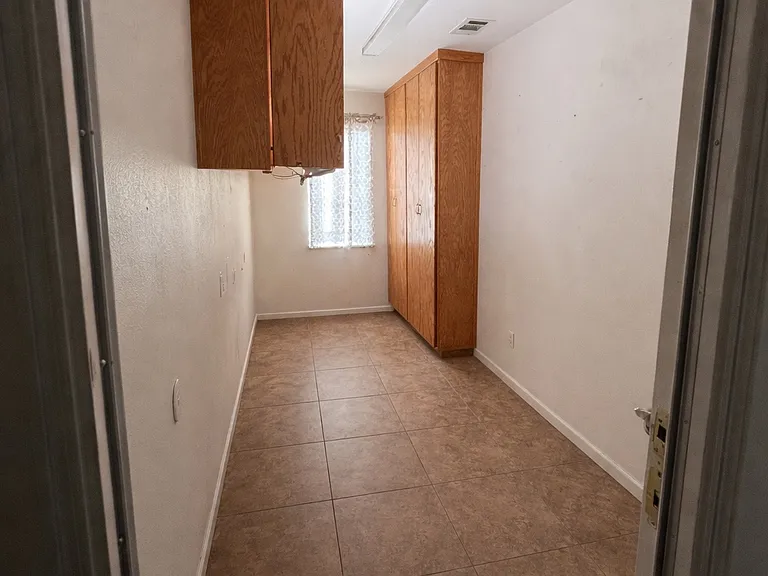 107 S Cottage St — Photo 3