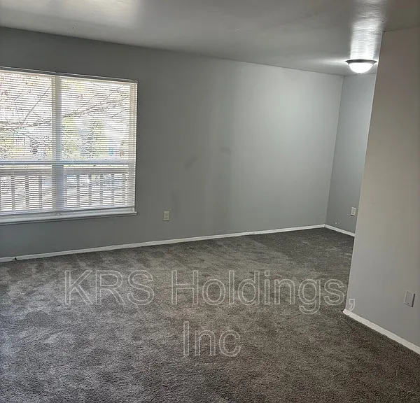 1265 Nelson St #D — Photo 2