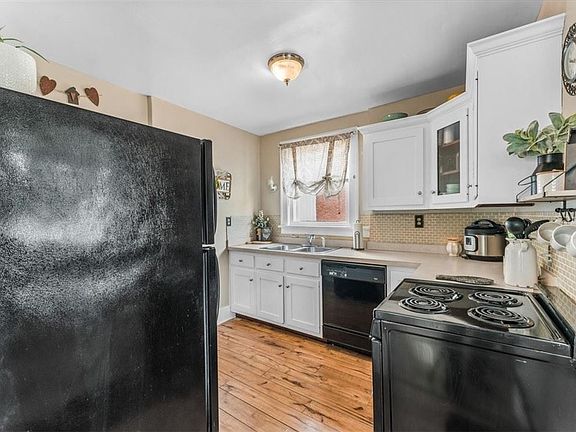 5th image of 73 Chambers Ave