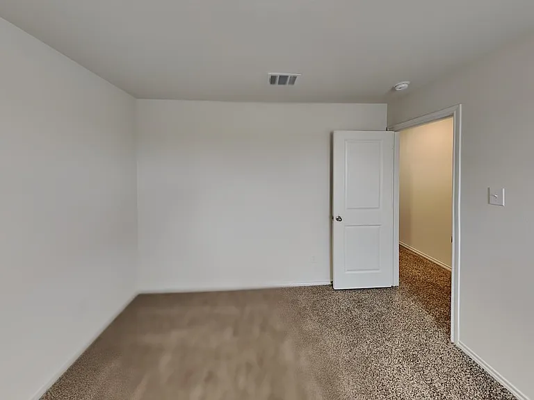 713 Glover Dr — Photo 12