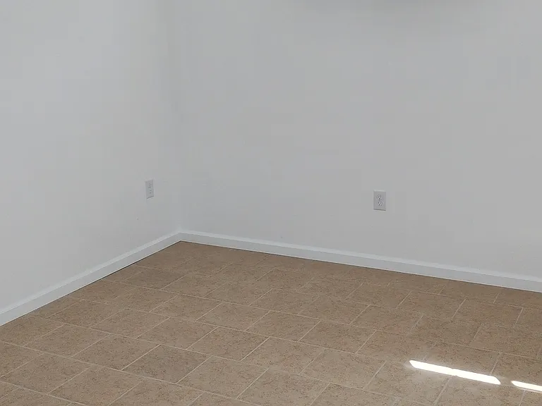 11410 Horton Ave — Photo 5
