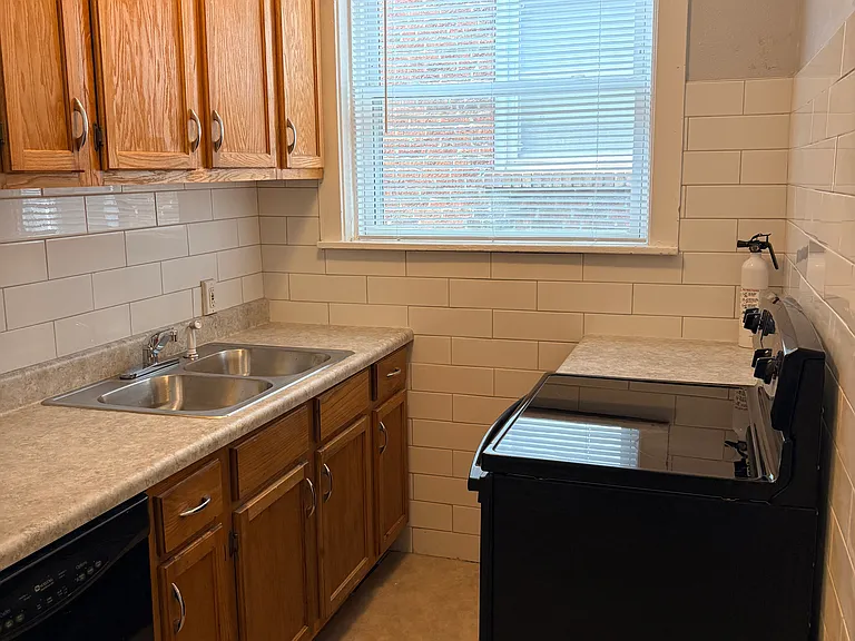 4500 Cleveland Ave #2W — Photo 29