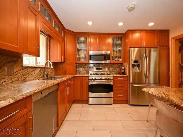 47 Gaylord Drive North image 6 of 21