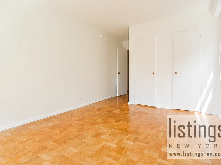 79 W 12th St #7A — Photo 12