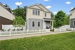 3 bed, 2.5 bath, 1894 sqft, $4,599 — Photo 2