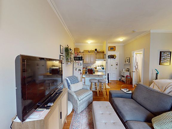 4th image of 509 Beacon St APT 5