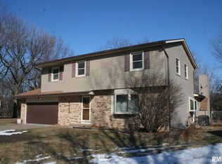 2565 Saint Johns Ct, Bettendorf, IA