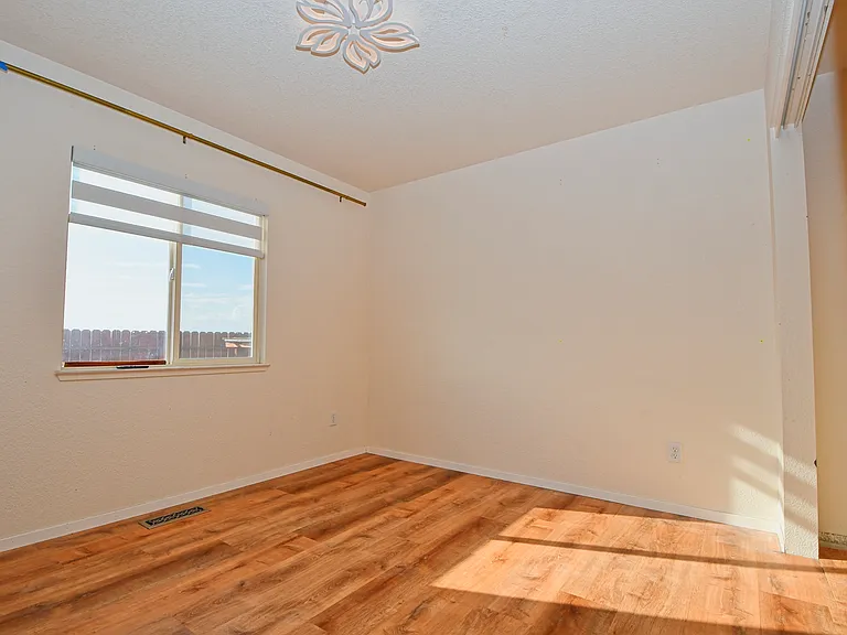 722 Strauss Ct — Photo 12