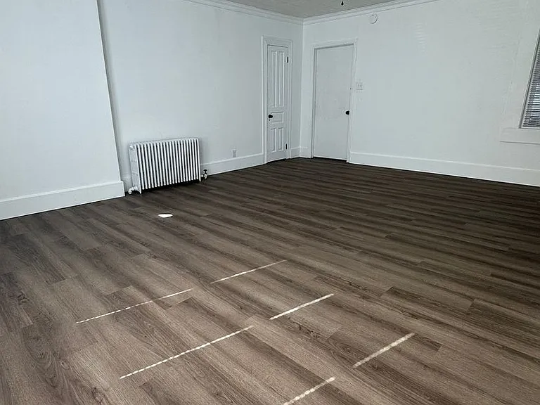 565 W Market St — Photo 41