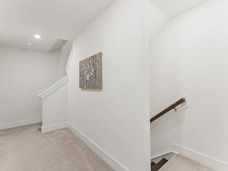 6922 Doddridge Ln — Photo 11