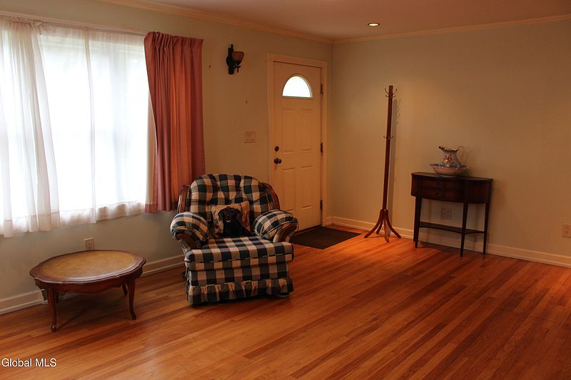 3rd image of 17 Warren St Street