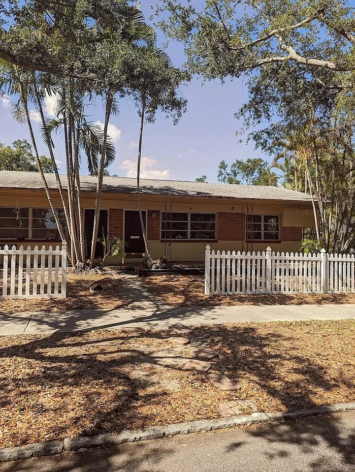 Studio, 425 sqft, $1,300 — Photo 2