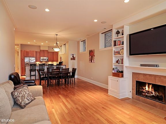 3rd image of 4721 N. Malden St. #Gs