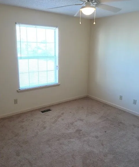 31 Carriage Ln #1-8 — Photo 6