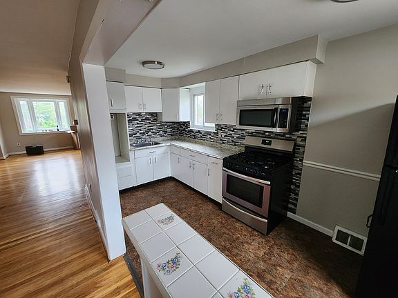 5th image of 4027 Worrilow Rd