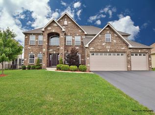 2165 Bartram Rd, North Aurora, IL 60542