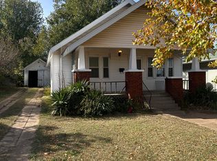 1019 N 6th St, Perry, OK 73077