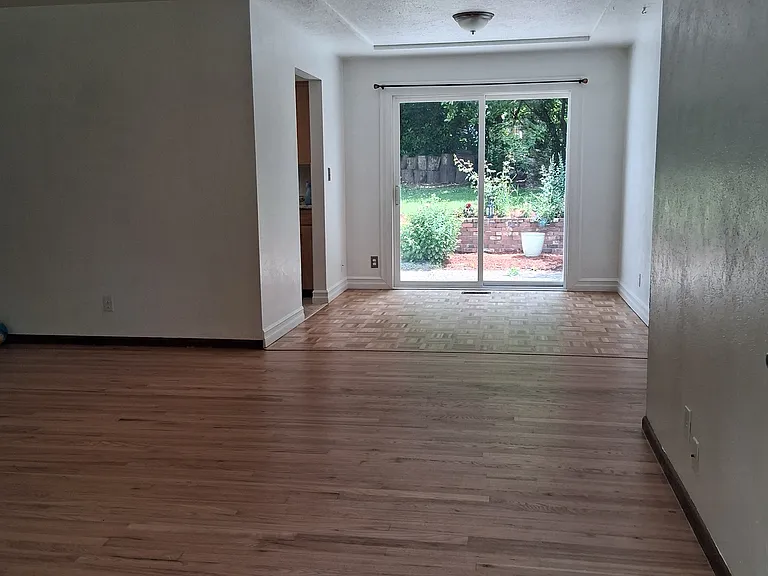 640 SE Williams Rd — Photo 12