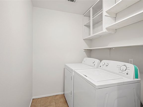 3rd image of 1413 Holik Dr