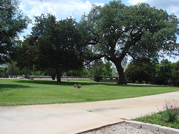 4th image of 2260 Hwy 72 W