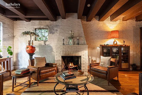 Sold by Sotheby's International Realty | media 15