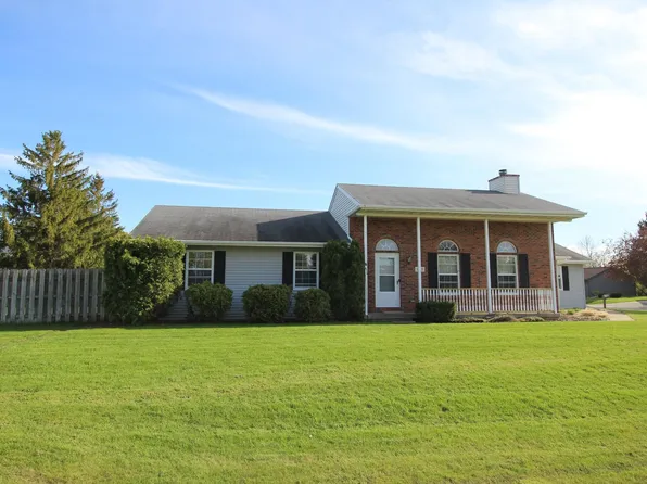 1225 W Hiawatha Dr, Appleton, WI 54914