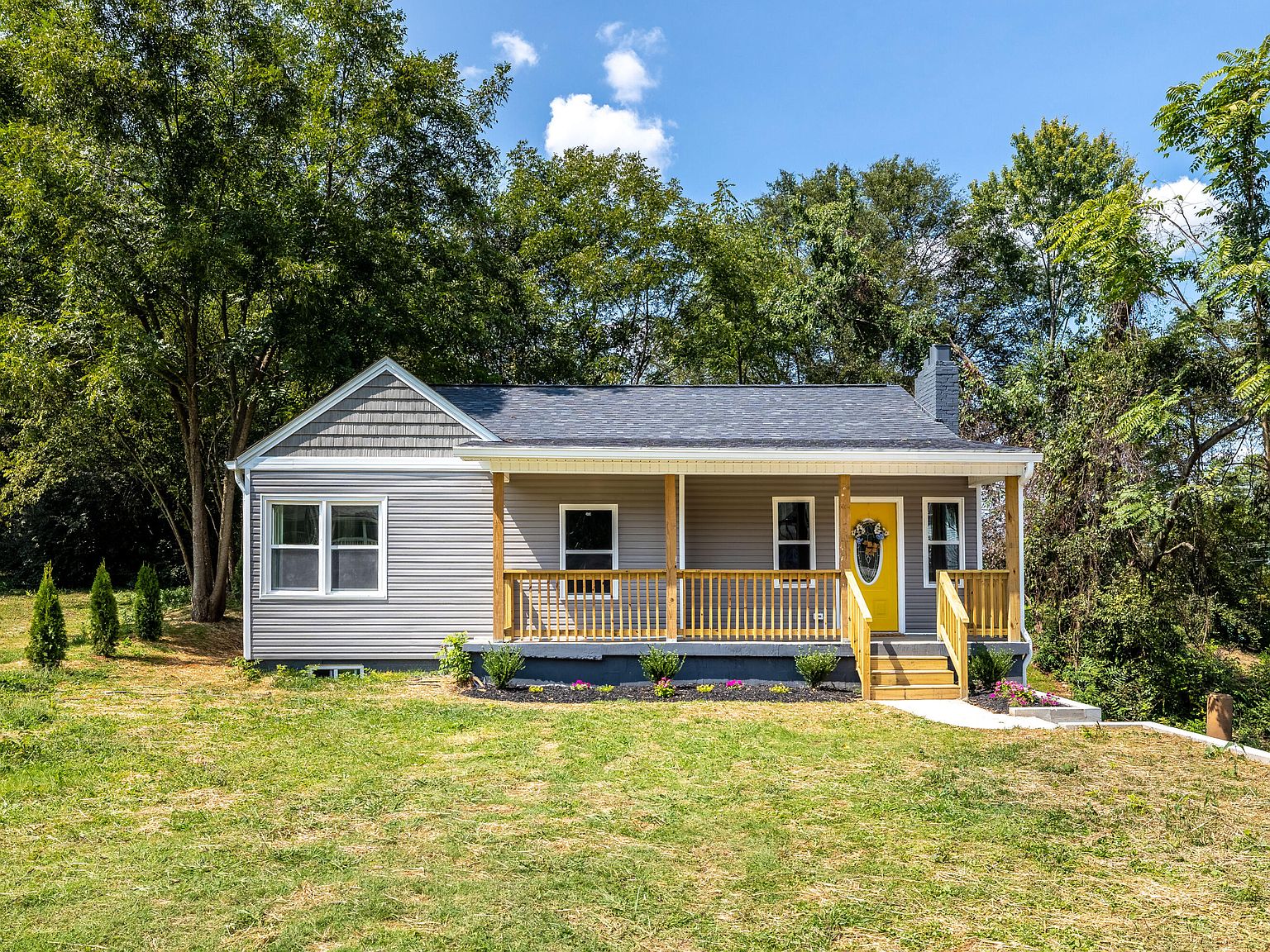 907 Doll Ave, Maryville, TN 37801 | Zillow