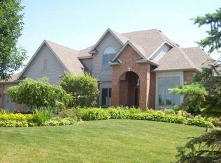 10902 Red Hawk Ln, Spring Grove, IL 60081