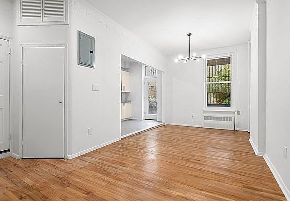 4th image of 686 Degraw St #1