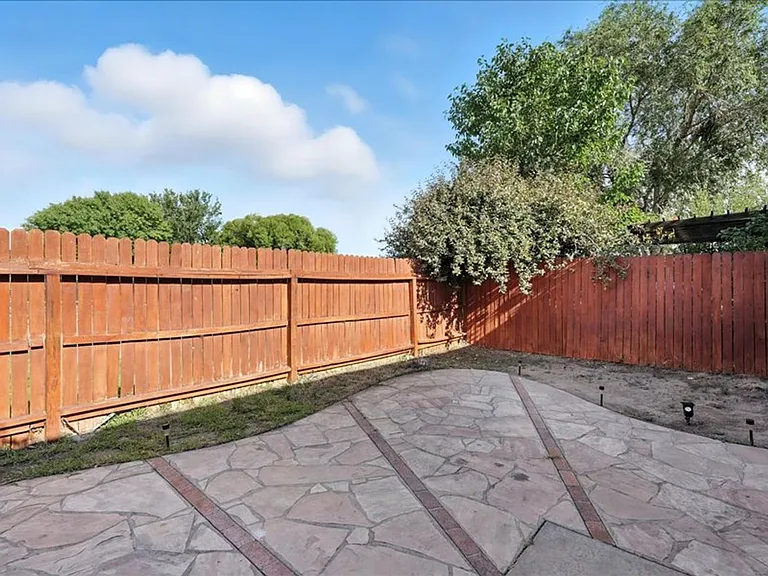 7901 Cockatoo Ln NE — Photo 25