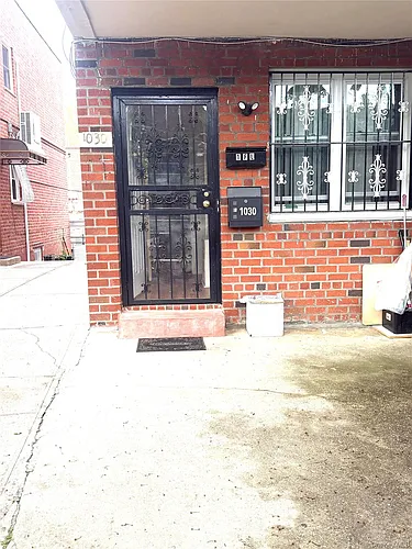 1030 E 57th St #1 Photo 1