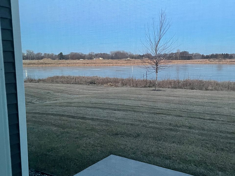 2nd image of 13142 Isetta Cir NE