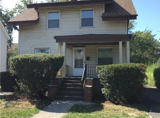 1752 S Taylor Rd, Cleveland Heights, OH 44118