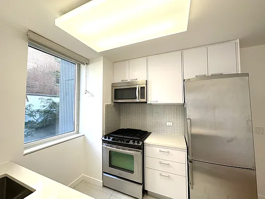 Rented by AZ REALTY NYC LLC | media 15